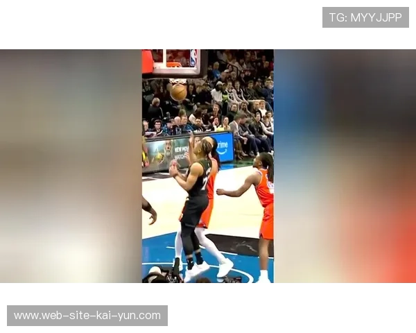 克利福德处理黄蜂防守体系漏洞 内线护筐能力不足难阻冲击